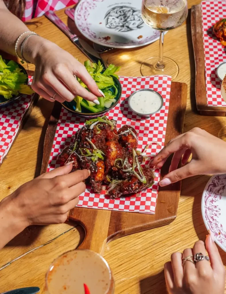 mama shelter bottomless brunch